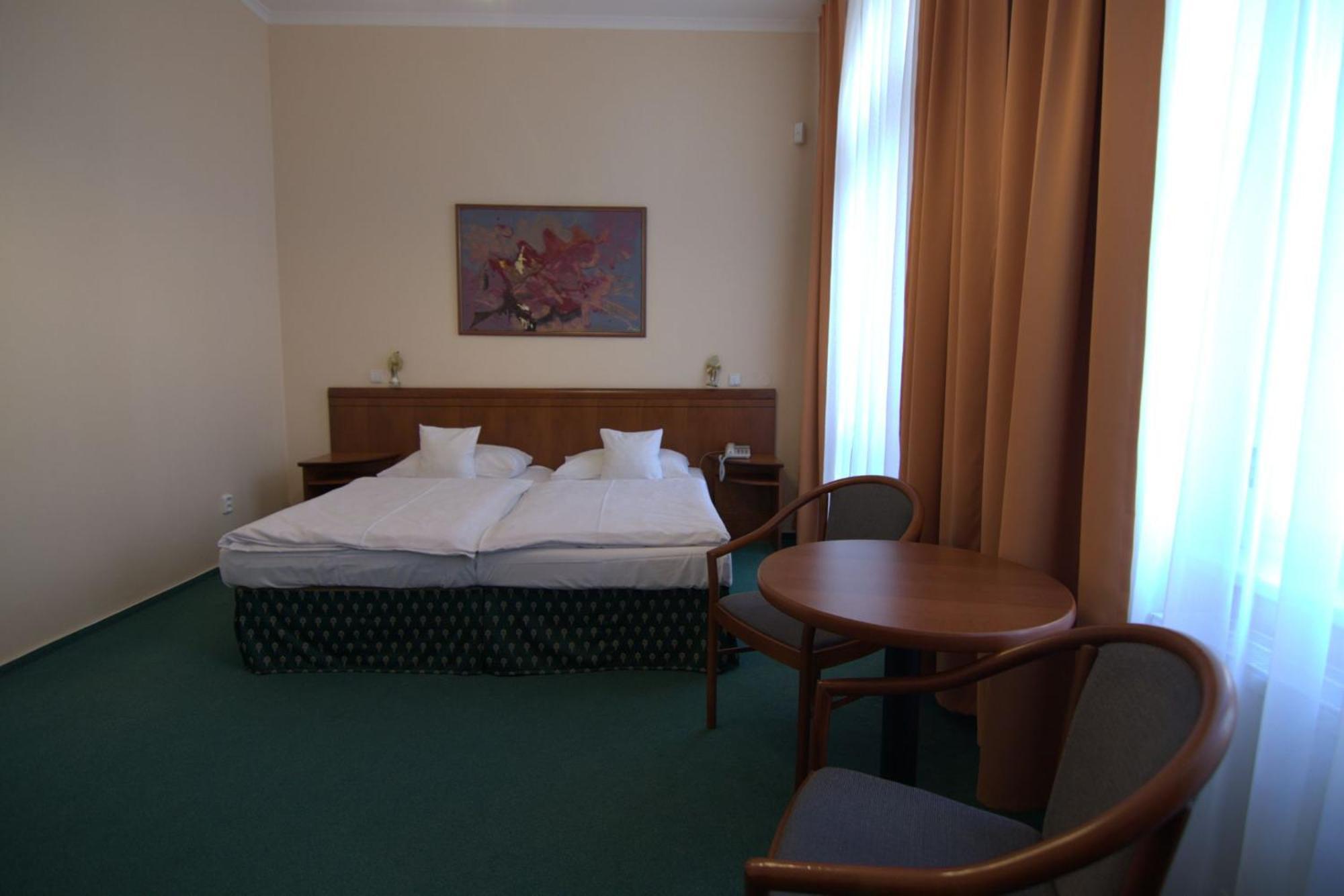Hotel Westend Marianske Lazne Bagian luar foto