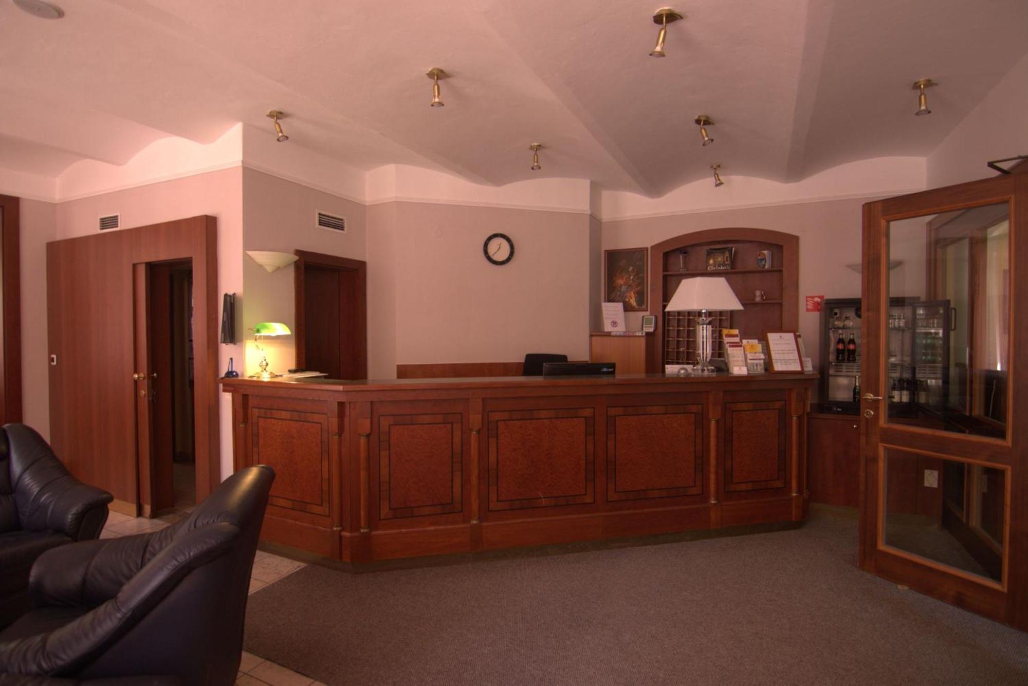 Hotel Westend Marianske Lazne Bagian luar foto